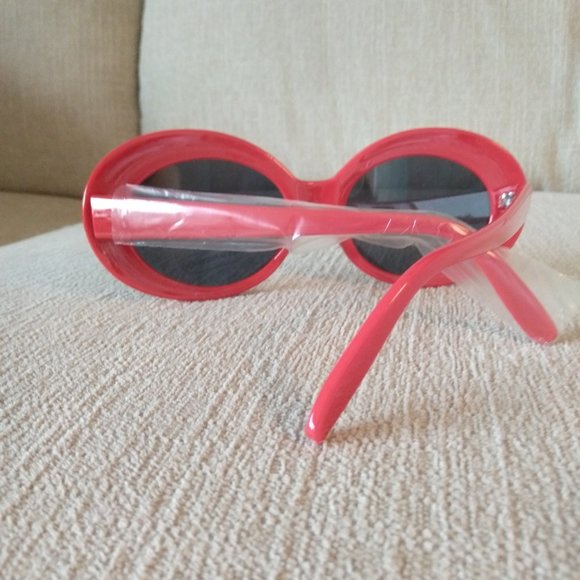 Fashion Fun Red Oval Sunglasses NWOT - Picture 2 of 2